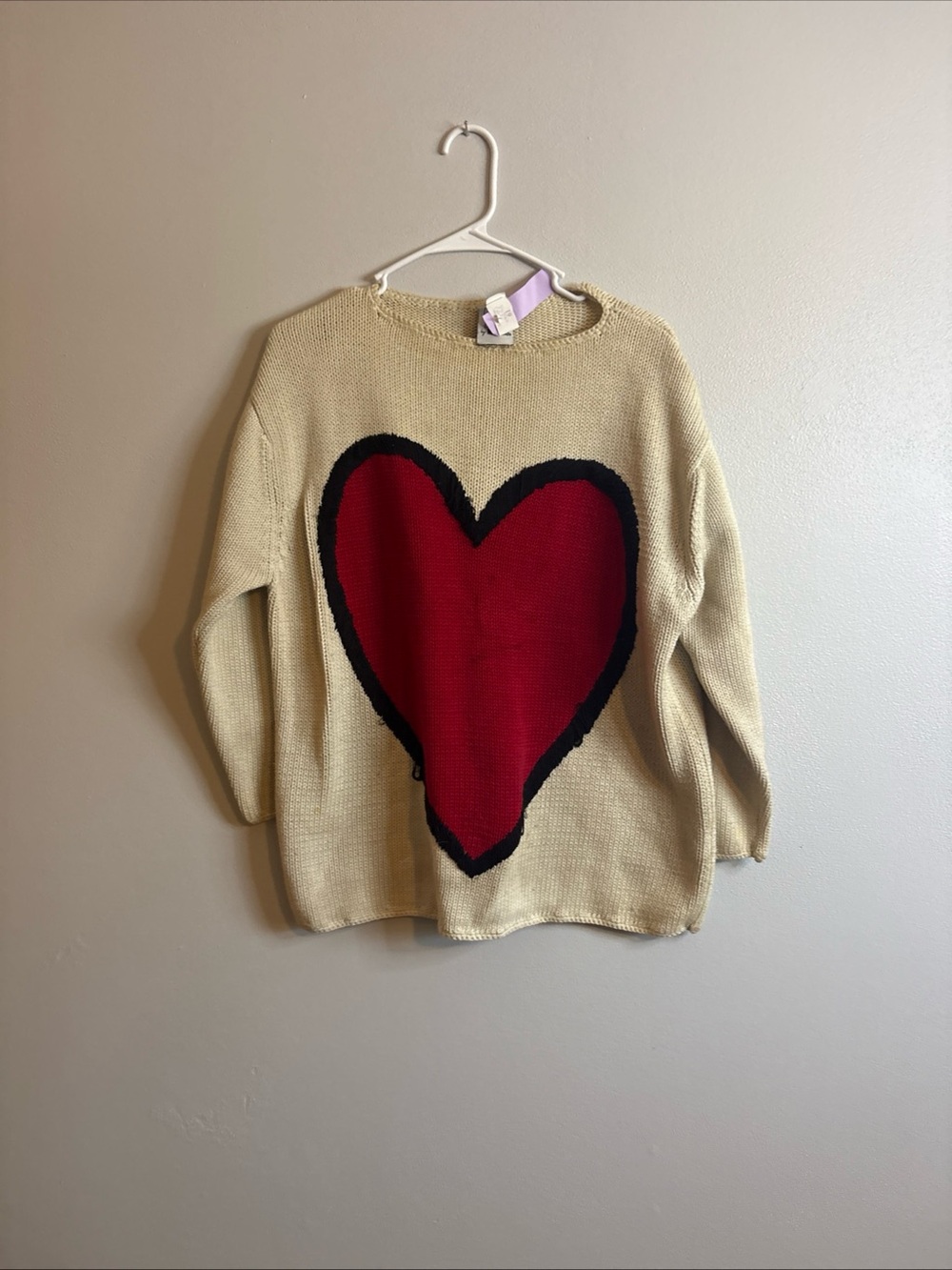 Vintage Cheap and Chic Moschino Beige Crewneck Sweater with Red Heart and Smiley